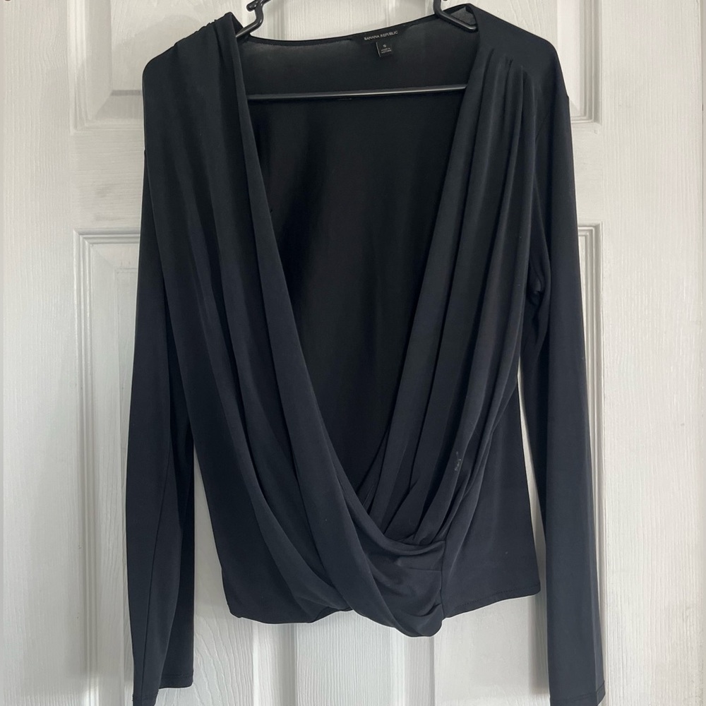 Banana Republic Women’s Gently Used Black Wrap Silk Like Long sleeves